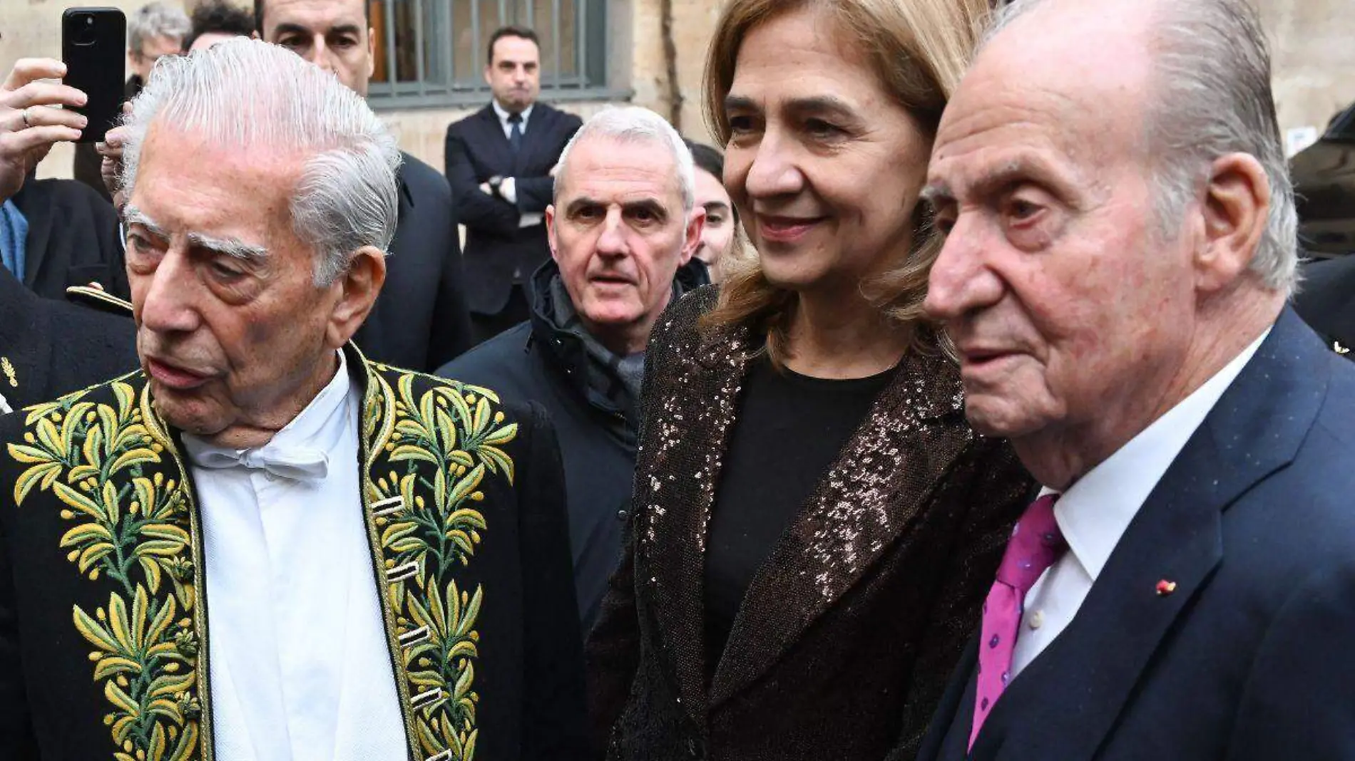 Vargas Llosa y rey Jun Carlos l